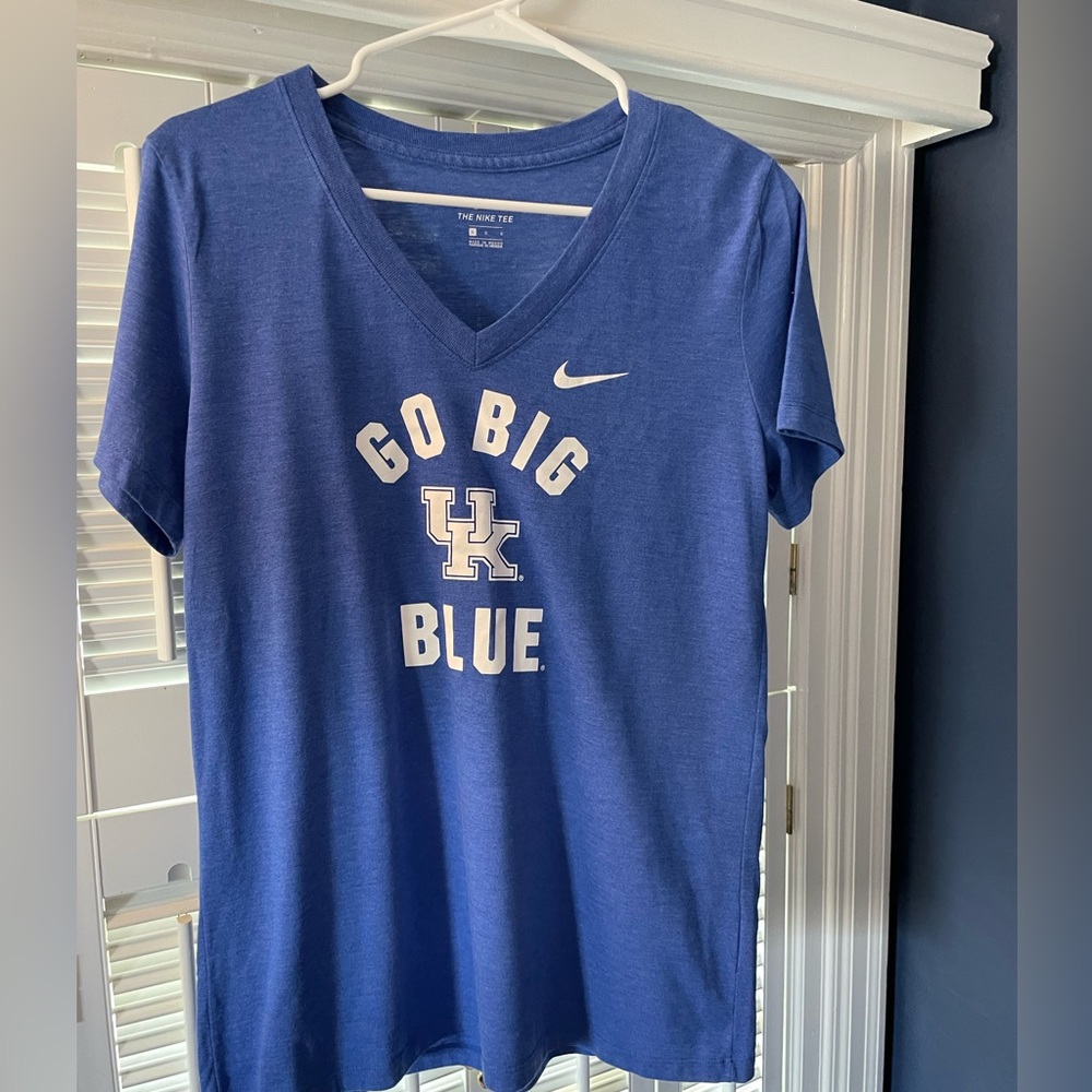 University of Kentucky “Go Big Blue” women’s Nike v-neck t-Shirt.